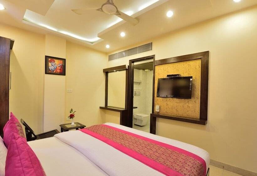 Номер Deluxe, Gold Palace   03 Mins Walk From New Delhi Railway Station