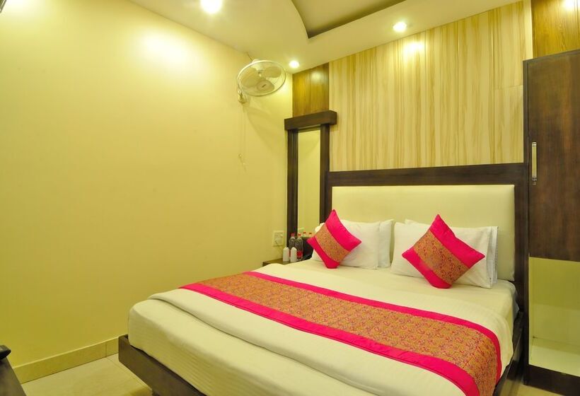 Номер Deluxe, Gold Palace   03 Mins Walk From New Delhi Railway Station