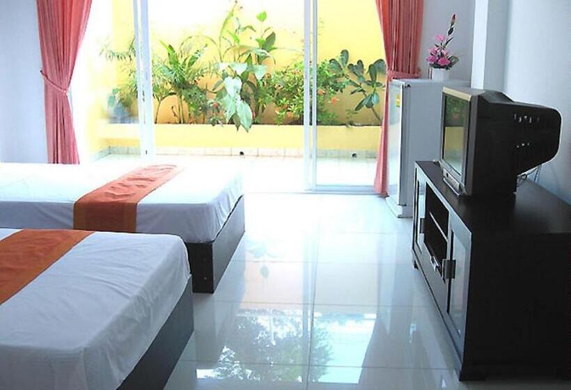 חדר קומפורט לשלושה, Jomtien Hostel