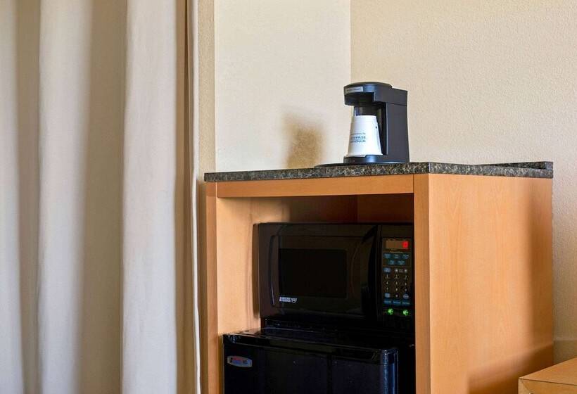 Номер Deluxe, La Quinta Inn & Suites By Wyndham Sunrise