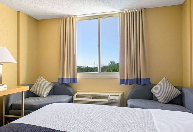 Номер Deluxe, La Quinta Inn & Suites By Wyndham Sunrise