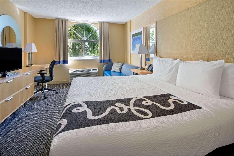 Номер Executive Кровать Кинг, La Quinta Inn & Suites By Wyndham Sunrise