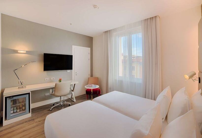 חדר משפחתי מקשר, NH Collection Palazzo Cinquecento