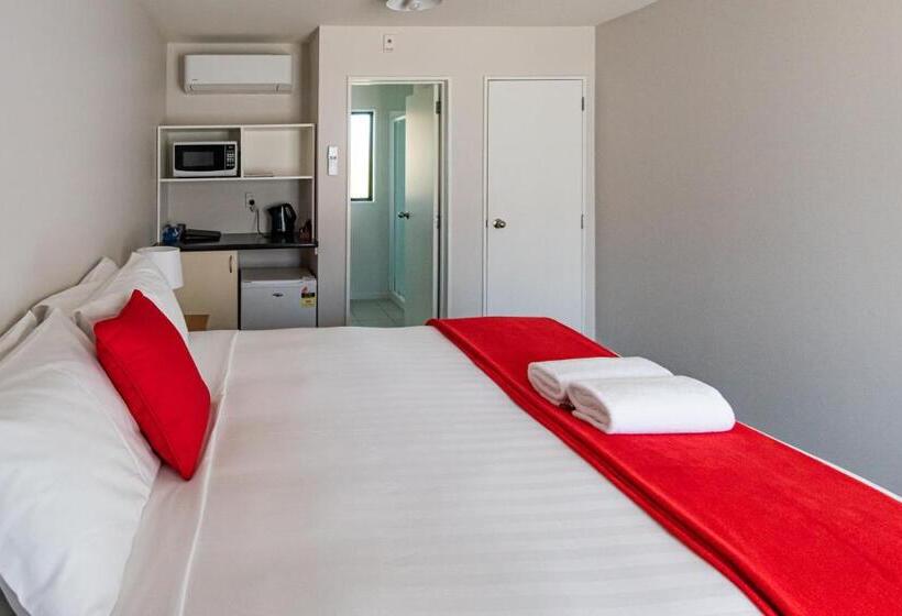 标准工作室, Riccarton Mall Motel