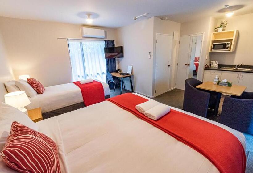 标准工作室, Riccarton Mall Motel