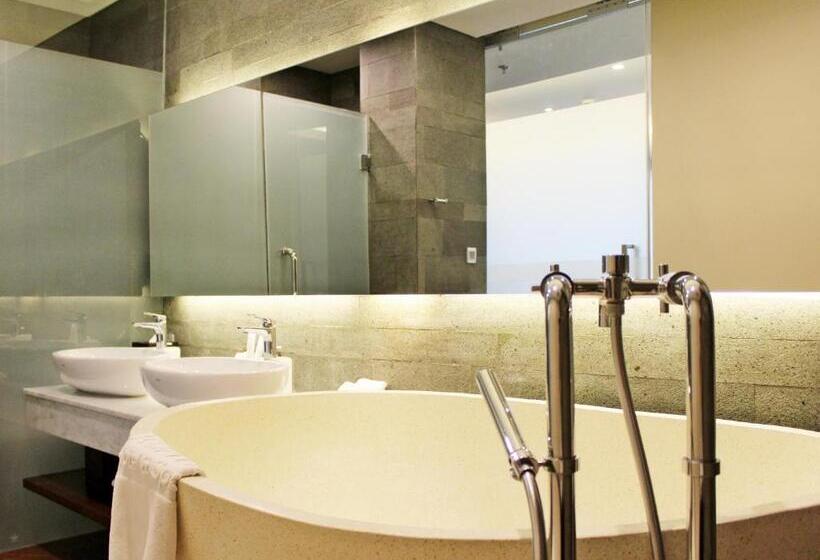 Люкс с Бассейном, Suites By Watermark Hotel And Spa Bali  Chse Certified