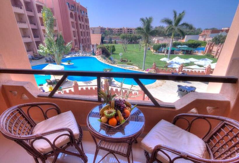 سوییت خانوادگی, Africana Hotel & Spa