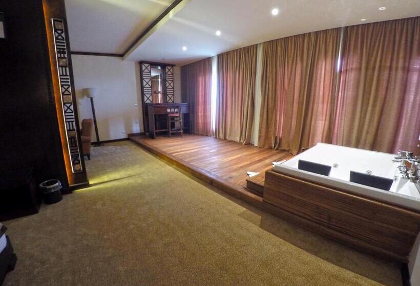 سوییت, Africana Hotel & Spa