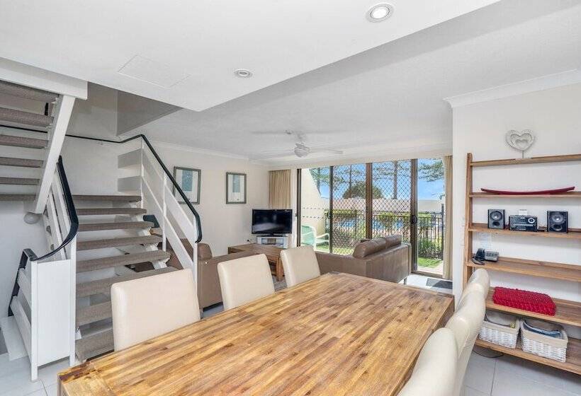 Апартаменты 1 Спальня, Columbia Beachfront Apartments On Rainbow Bay