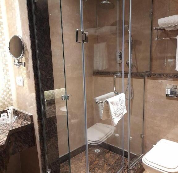 سوییت, Africana Hotel & Spa