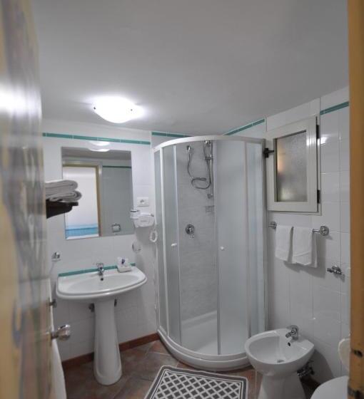 اتاق راحتی سه تخته, Villa Eva