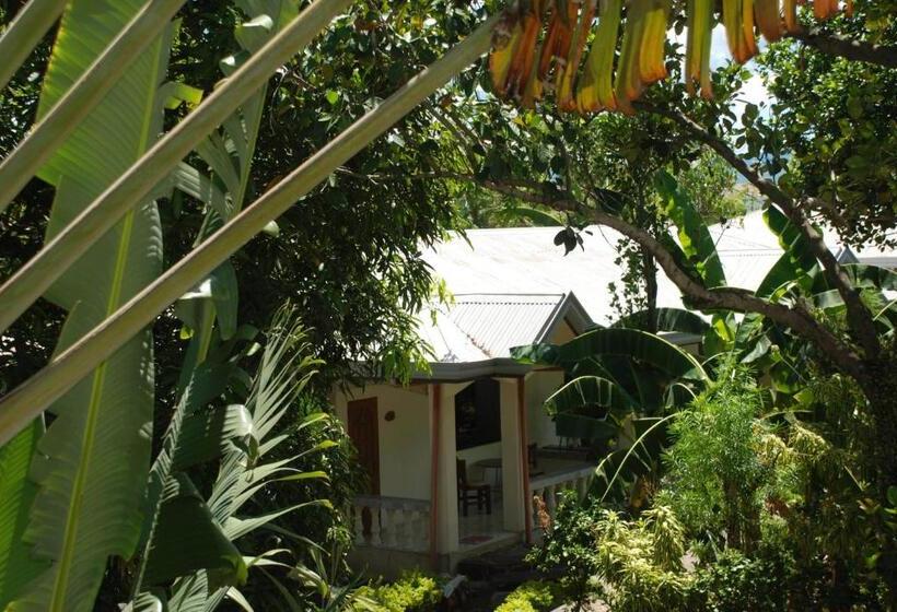 带1个卧室的带阳台的公寓, Lapu Lapu Cottages & Restaurant