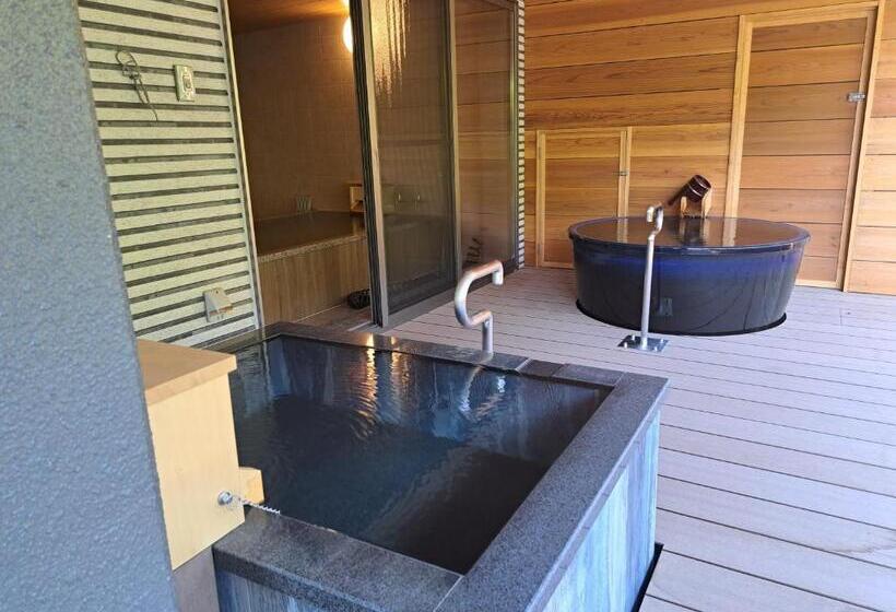 سوییت, Shiobara Onsen Ryokan Kamiaizuya