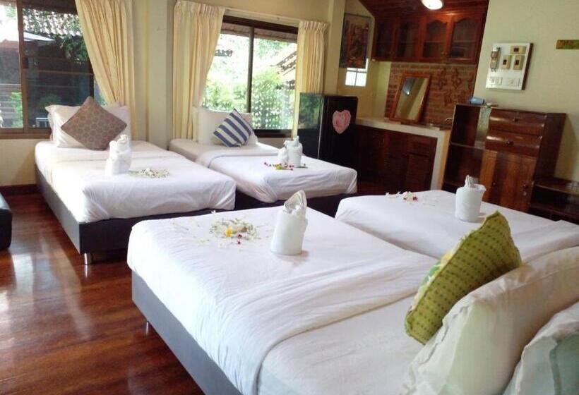 샬레, Baansuanleelawadee Resort Amphawa