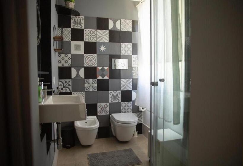 اتاق لوکس با چشم‌انداز باغ, Villa Volli Three Rooms