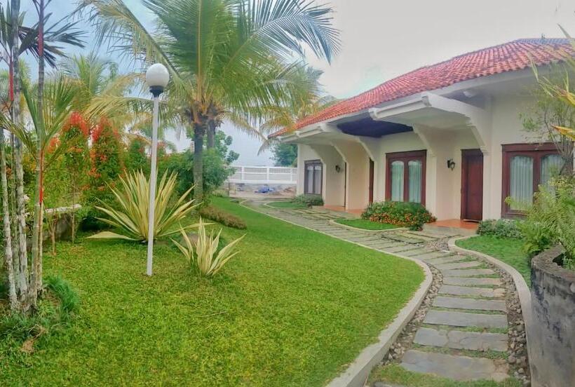 豪华园景房, Sevilla Resort Magelang