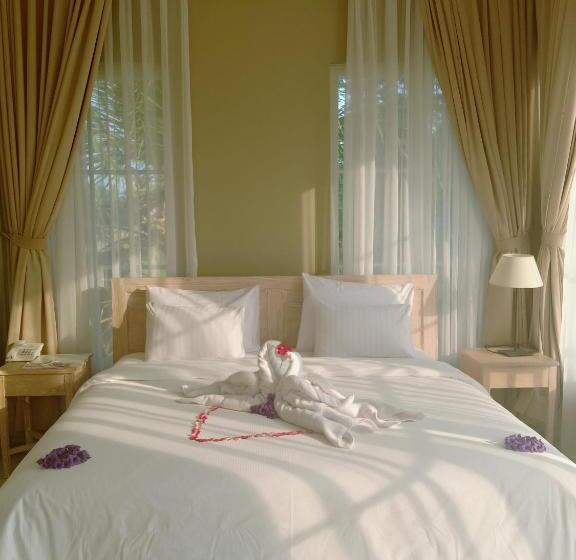 带大床的标准间, Sevilla Resort Magelang
