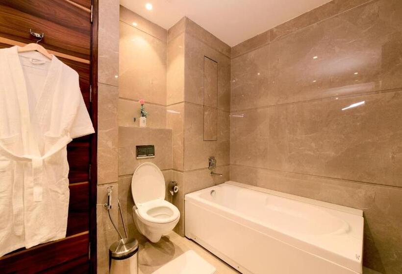 Люкс, Surestay By Best Western Model Town Amritsar