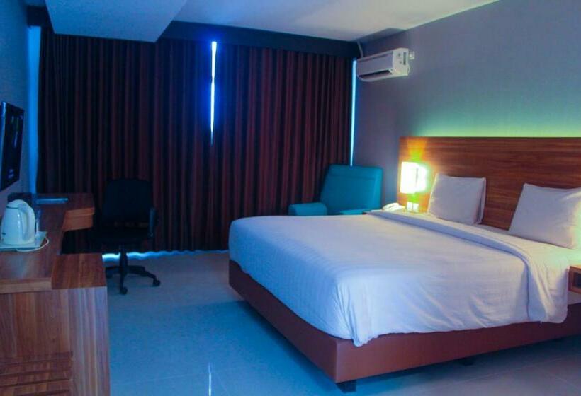 Номер Deluxe, Grand Inna Samudra Beach