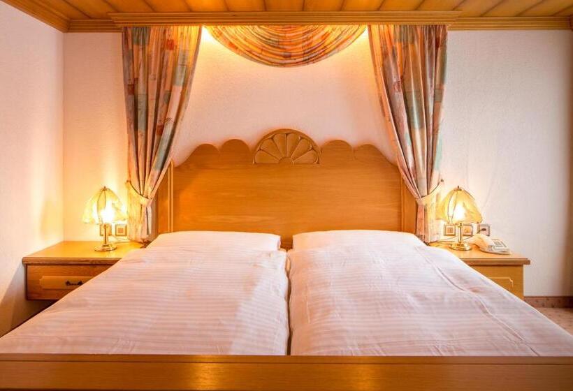 Номер Deluxe, Olympia