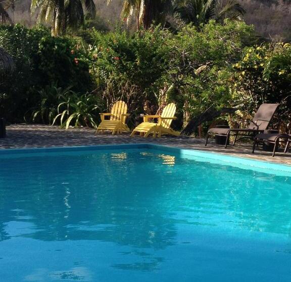 וילה בת 2 חדרי שינה, Firefly Estate Bequia