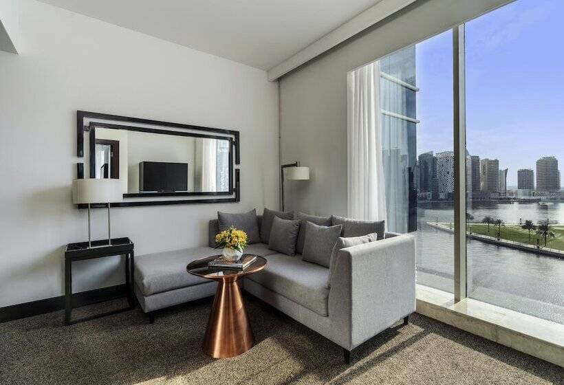 Люкс Superior, Pullman Dubai Downtown