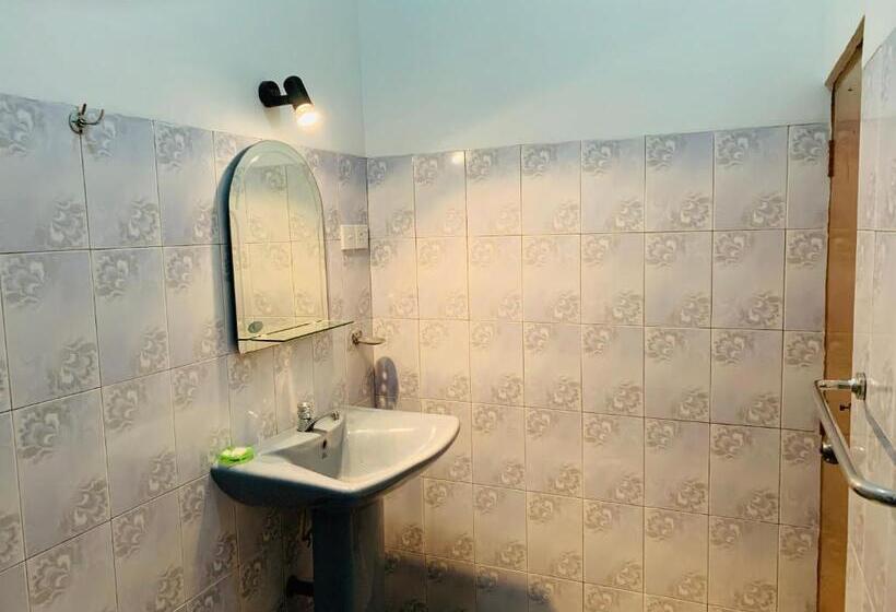 Номер Стандарт, Sam's Guest House