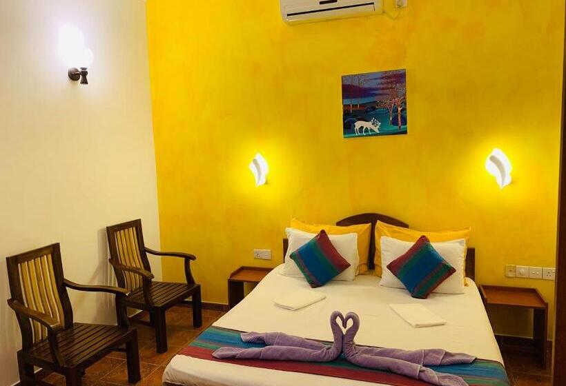 Номер Стандарт, Sam's Guest House