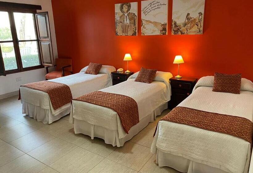 Номер Стандарт Трехместный, Posada De Los Poetas Hotel Boutique