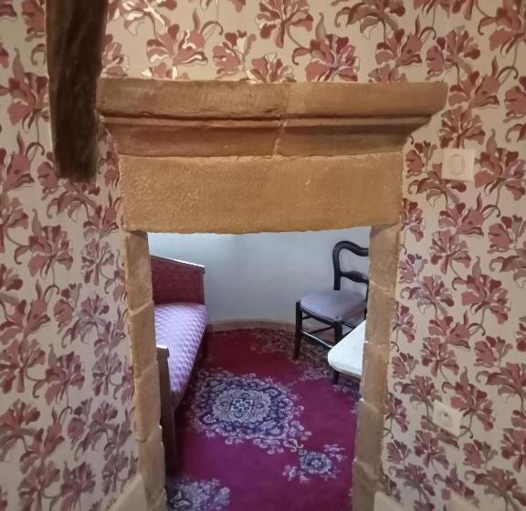 Люкс Повышенной Комфортности, Château De Vassinhac Chambres D Hôtes Collonges La Rouge