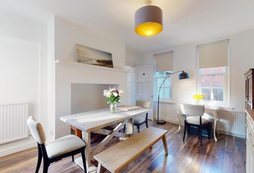 Номер Deluxe, The Vicarage Tooting, Sw17