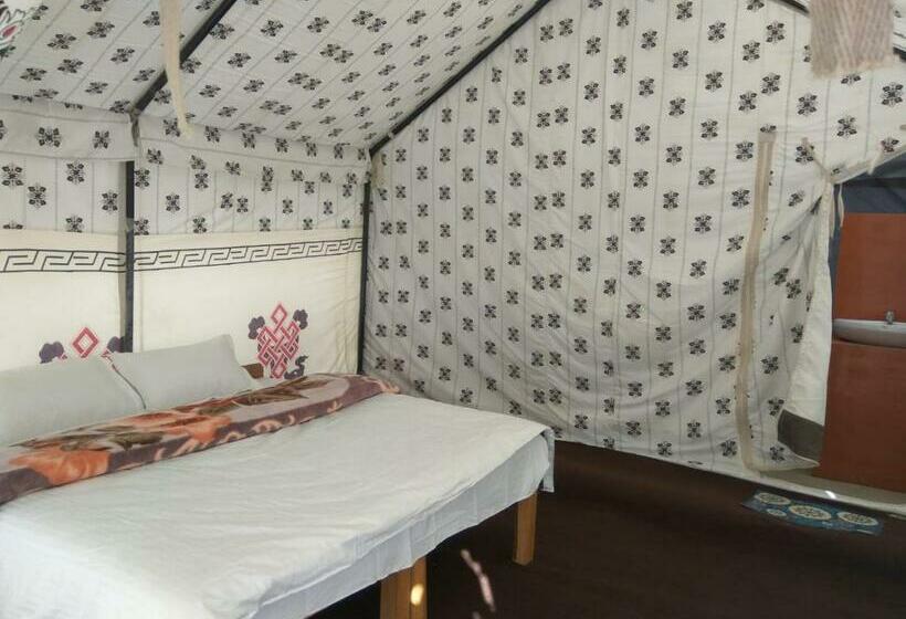 デラックスルーム, One Stop Camp   Tsokar Ladakh Ut