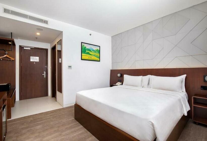Номер Deluxe, Golden Tulip Pontianak