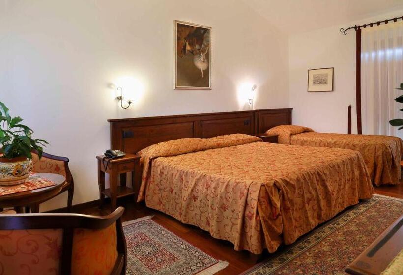 Номер Стандарт Трехместный, Colleverde Country House & Spa Urbino