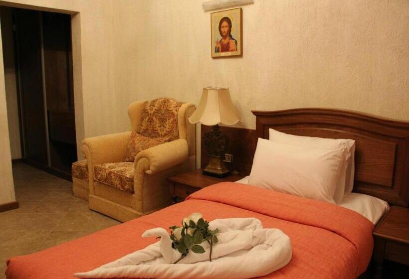 شقة غرفة واحدة, Russian Pilgrim Residence