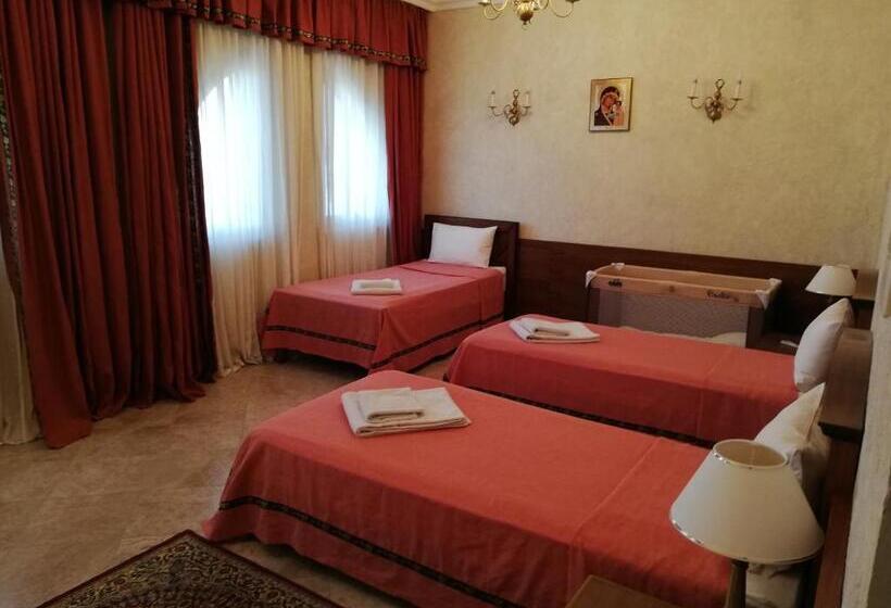 غرفة ديلوكس ثلاثية, Russian Pilgrim Residence