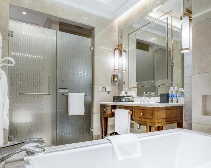 Номер Deluxe, Sheraton Grand Wuhan Hankou