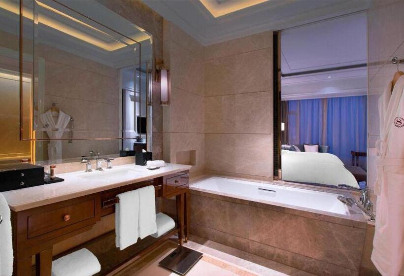 Номер Superior Кровать Кинг, Sheraton Grand Wuhan Hankou