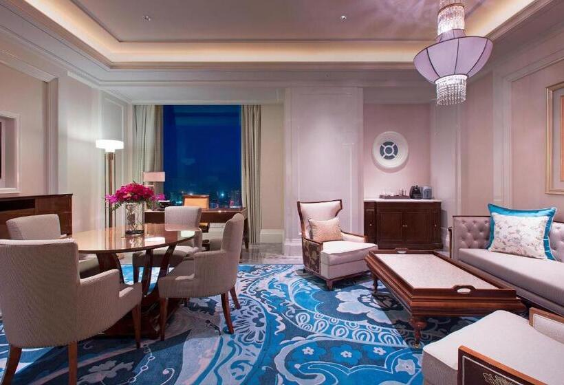 Люкс Клуб, Sheraton Grand Wuhan Hankou