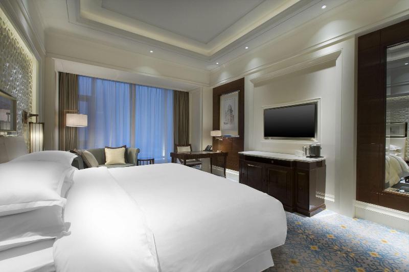 Номер Клуб Кровать Кинг, Sheraton Grand Wuhan Hankou