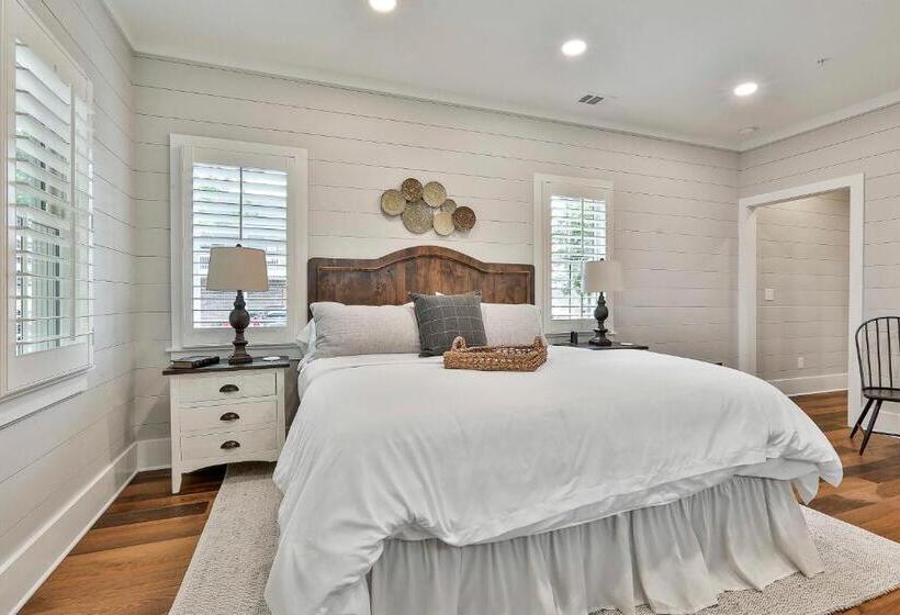 스위트 킹사이즈 침대, The Cottages At Laurel Brooke