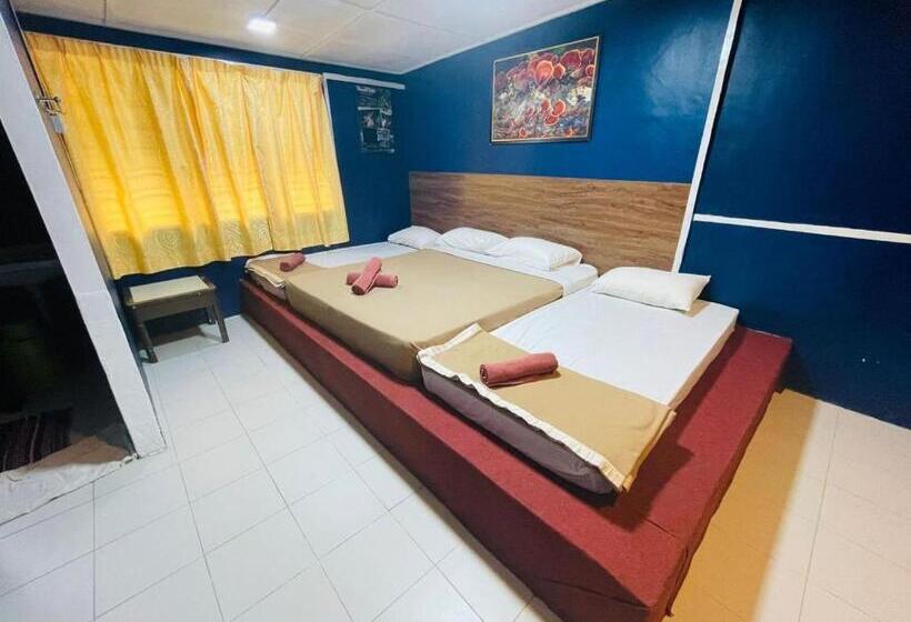 اتاق لوکس چهار تخته, Vintage Guesthouse
