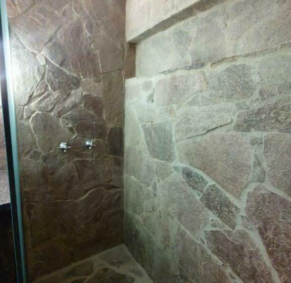 اتاق لوکس با بالکن, Villa Salvador