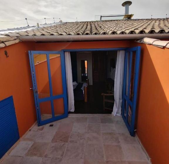 اتاق لوکس با بالکن, Villa Salvador