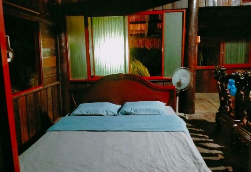 اتاق استاندارد چهارنفره با چشم‌انداز باغ, Vita Garden Homestay