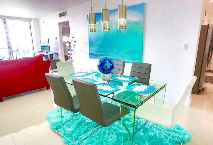 1침실 펜트하우스 아파트, Beautiful Penthouse Condo With Stunning Views Of Both Ocean And City