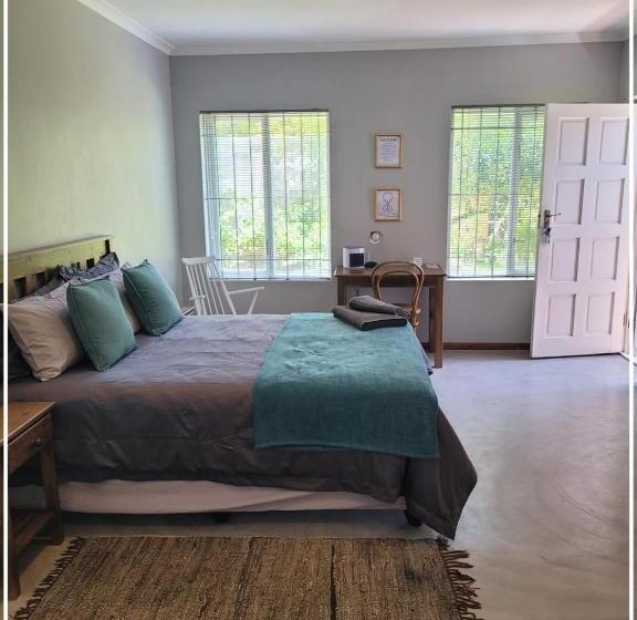 Апартаменты 1 Спальня Вид на Сад, Soos Bed & Breakfast