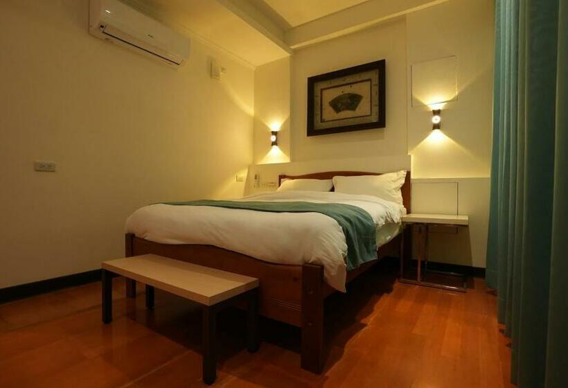 اتاق استاندارد با سرویس بهداشتی مشترک, Lemuju B&b