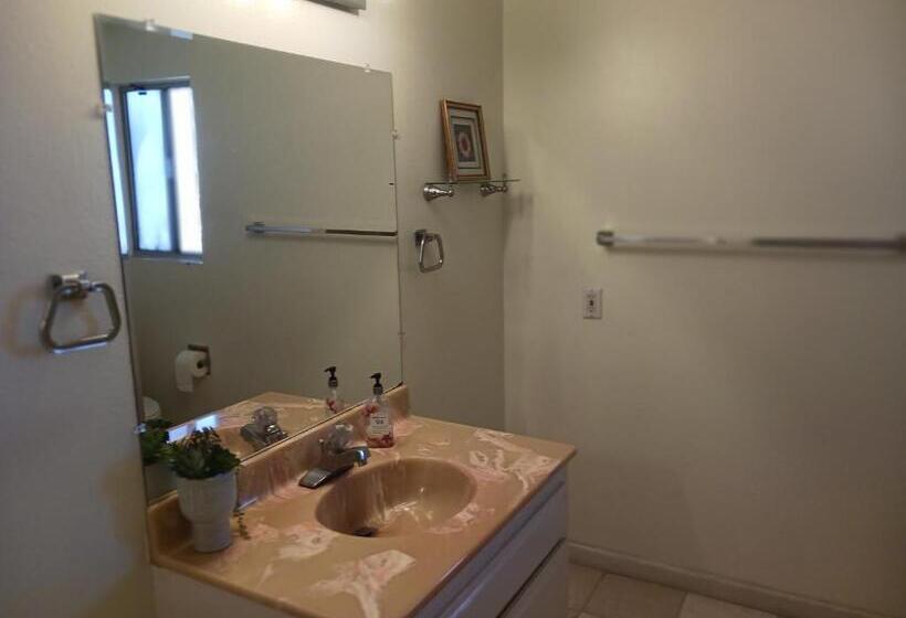 豪华房间, Bed And Breakfast In Hollywood Hills
