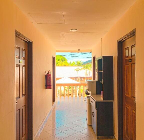 اتاق سوپریور, Amzar Motel Cenang